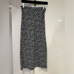 Black and white patterned midi skirt
